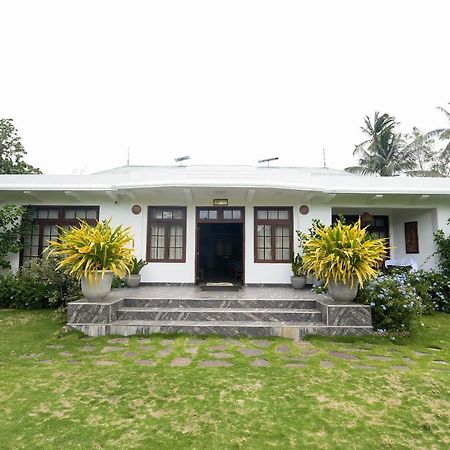 Man Mountain Villa Matale Kültér fotó